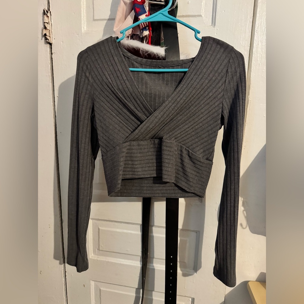 SHEIN grey long sleeve crop top